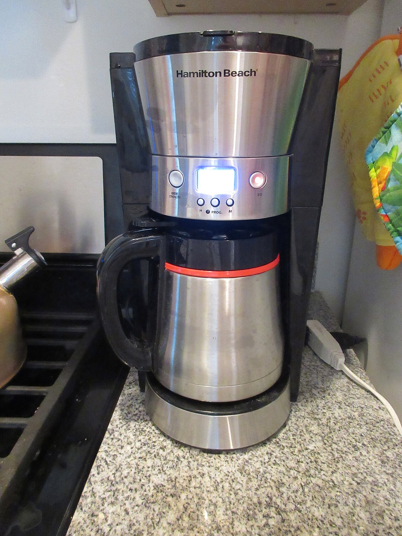Comment détartrer une machine à café : guide complet (vinaigre, acide citrique, détartrant)
